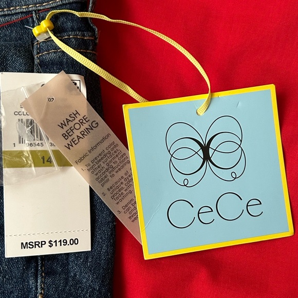 NWT—CeCe Women's Dark Blue Skinny Jeans with Button Accents - Picture 3 of 8